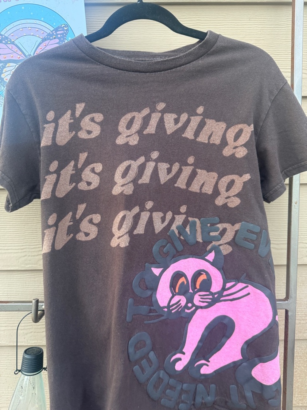 Brown Graphic Tee with Pink Cat and 'it's giving' Text